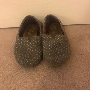 Gray and White Polka Dot Toms
